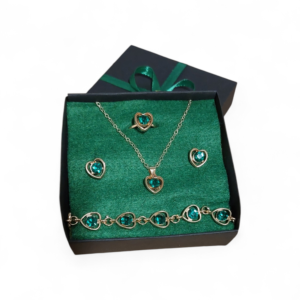 Zestaw sztucznej biżuterii z zielonym oczkiem